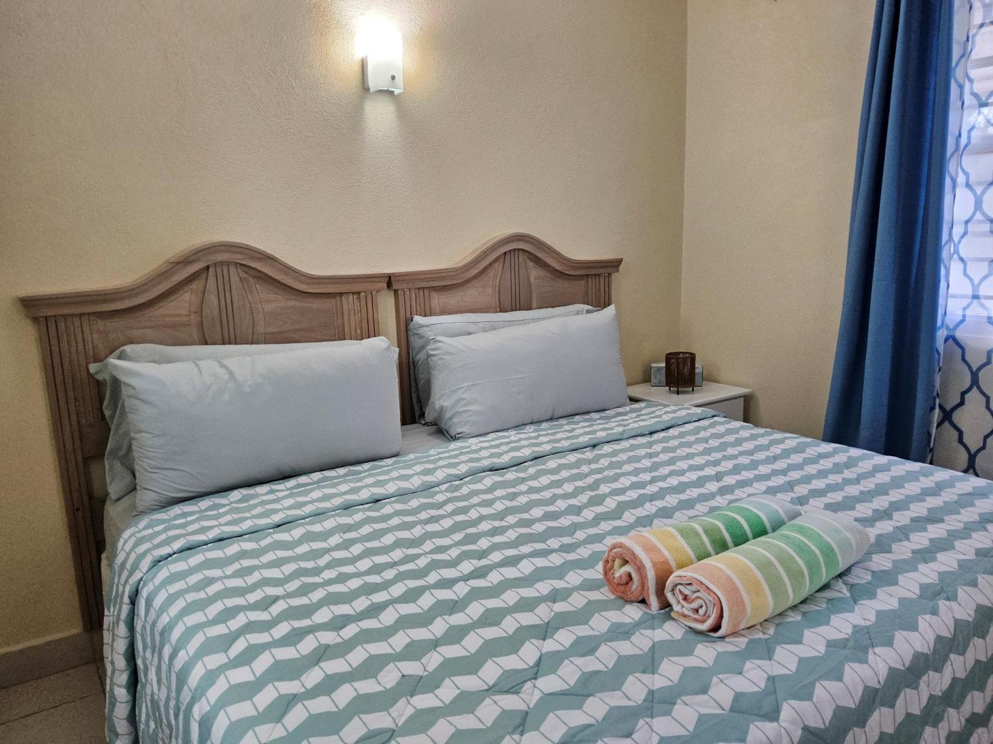 Ocean Bliss Apartments Christ Church Extérieur photo